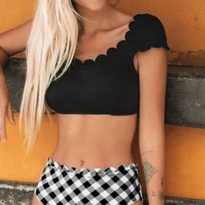 NWT black and white cupshe bikini set